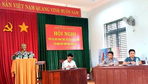 Đối thoại trực tiếp giữa Bí thư Đảng ủy, Chủ tịch UBND xã với nhân dân thôn Đồng Nhơn Nam
