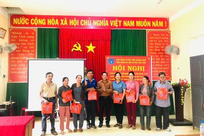 Hội nghị tuyên truyền về chính sách BHXH và BHYT tại thôn Hương Nhượng Nam, xã Tịnh Đông