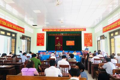 Hội nghị Đại biểu HĐND tỉnh, huyện tiếp xúc cử tri tại xã Tịnh Đông.